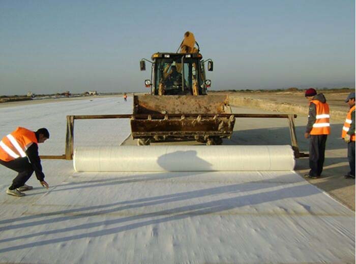 路面斜坡土工布施工案例